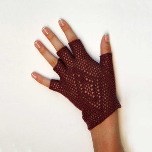 Hand crochet gloves. One size. 100% cotton.
