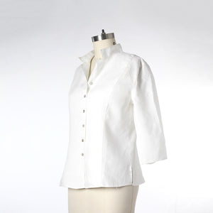 Tailored premium linen shirt, 3/4 sleeves, shell pearl buttons. Hand dyed.  100% linen.